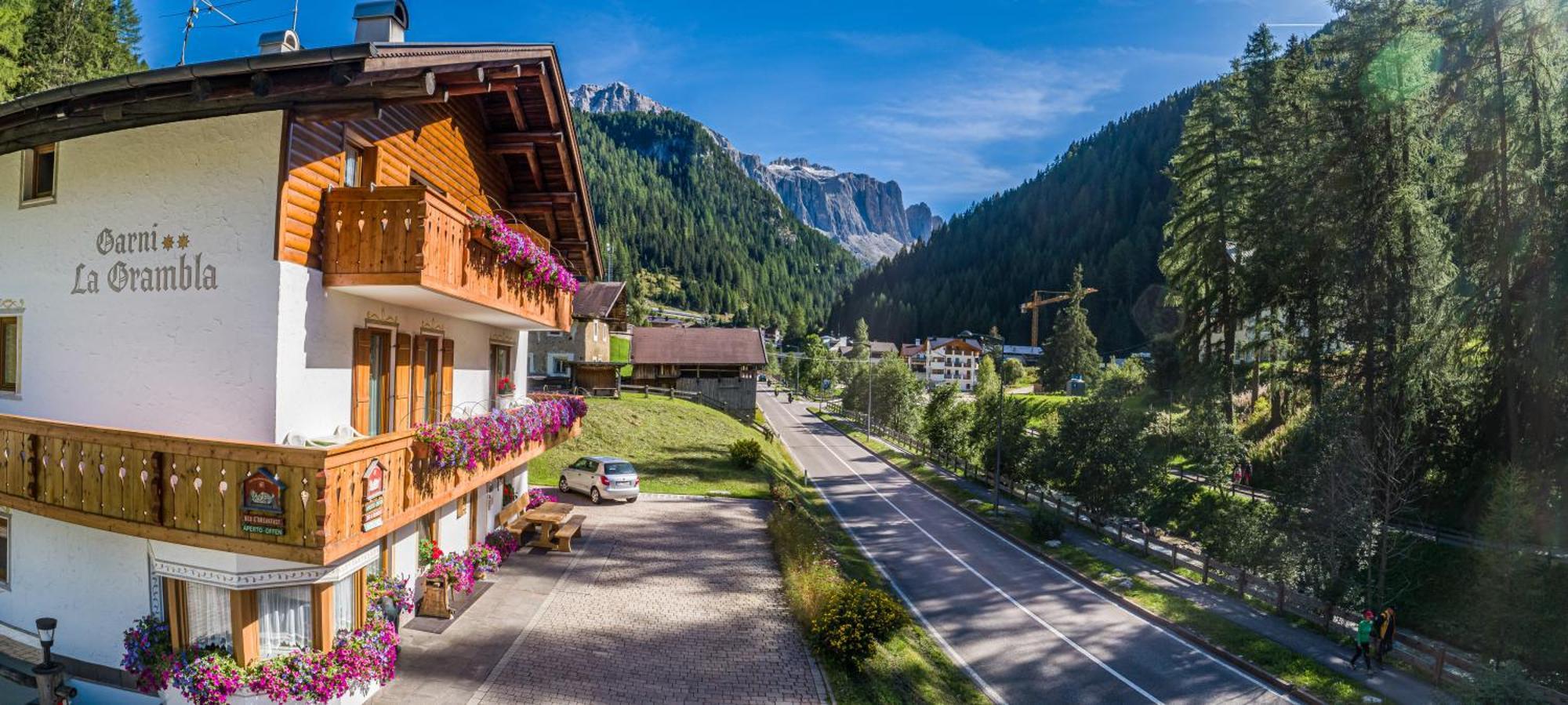 Hotel Garni La Grambla Selva di Val Gardena Exterior foto